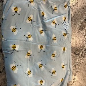 NWT bumble bee Kickee Pants toddler blanket.